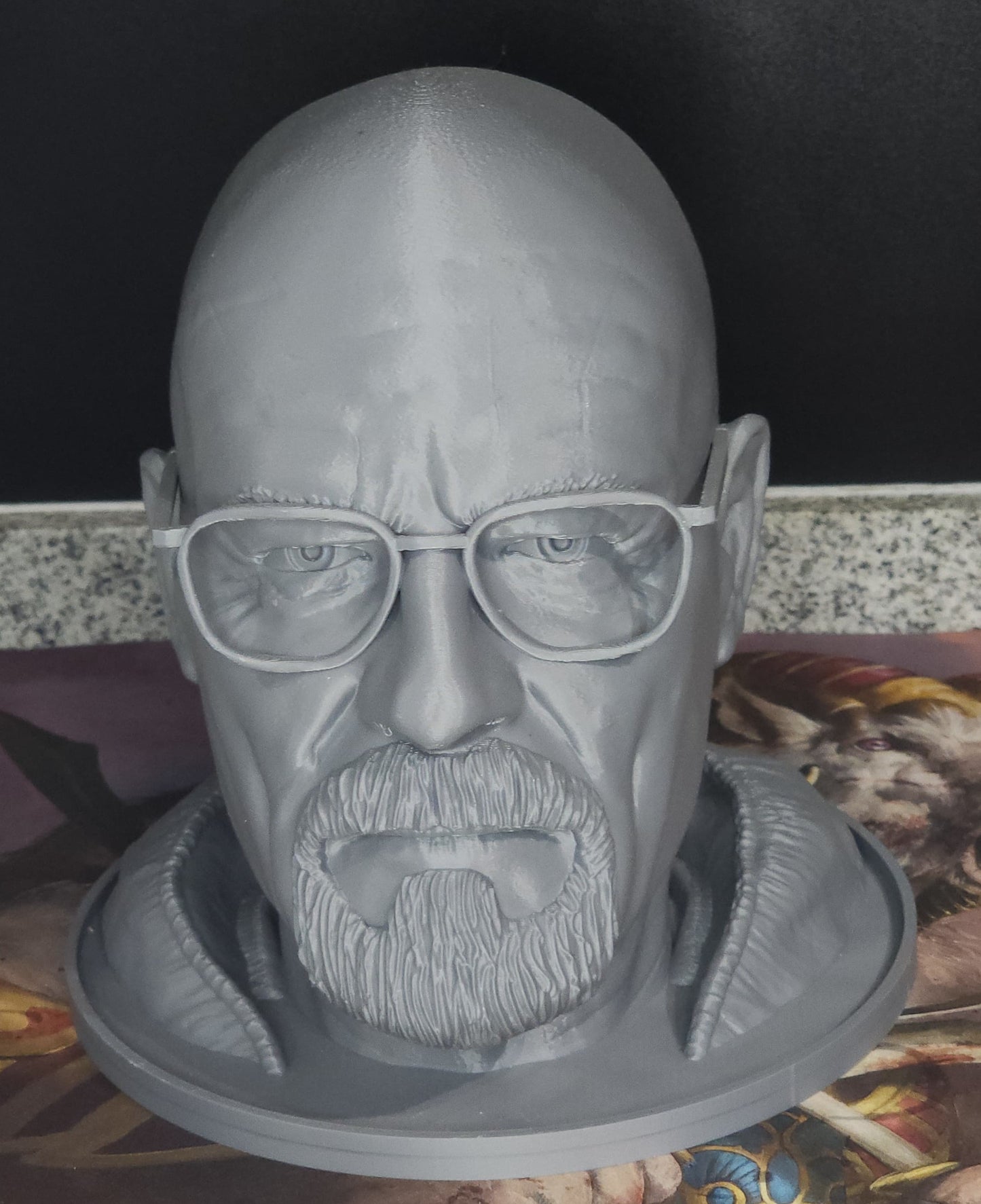 Soporte de audifonos de Walter White.