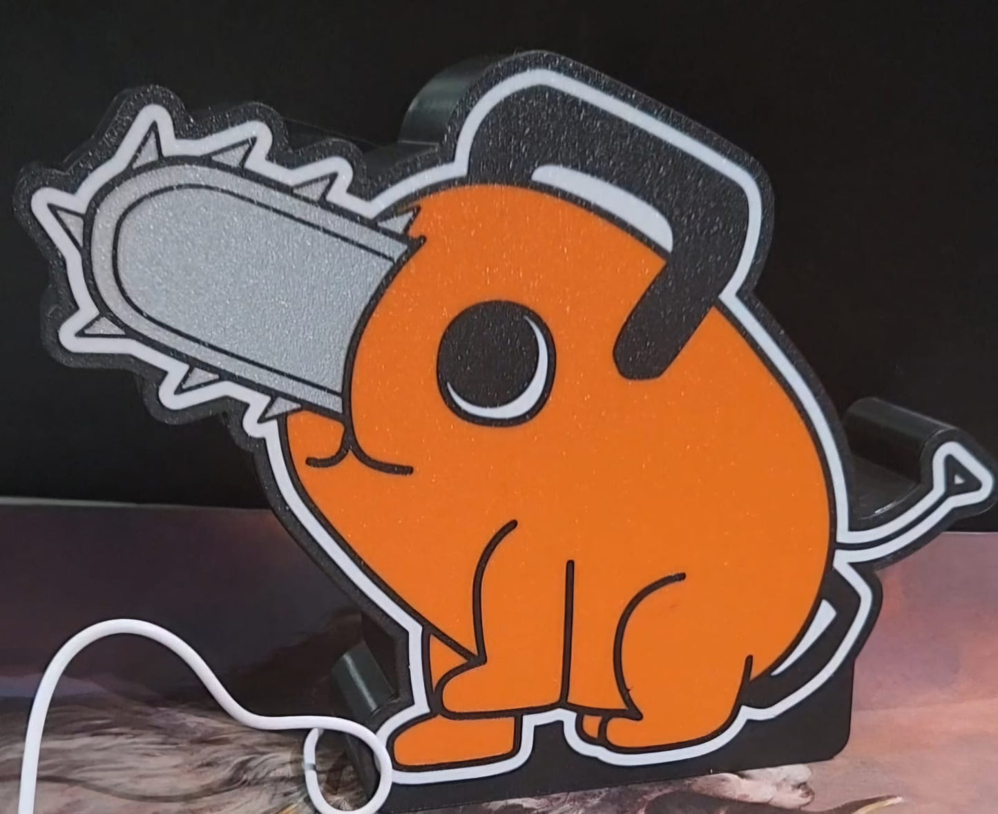 Lámpara USB Inspirada en Pochita – Ilumina con Estilo Adorable y Rebelde