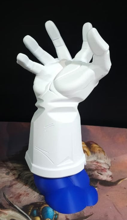 Soporte de Control Mano Vegeta – ¡El poder Saiyajin en tus manos!