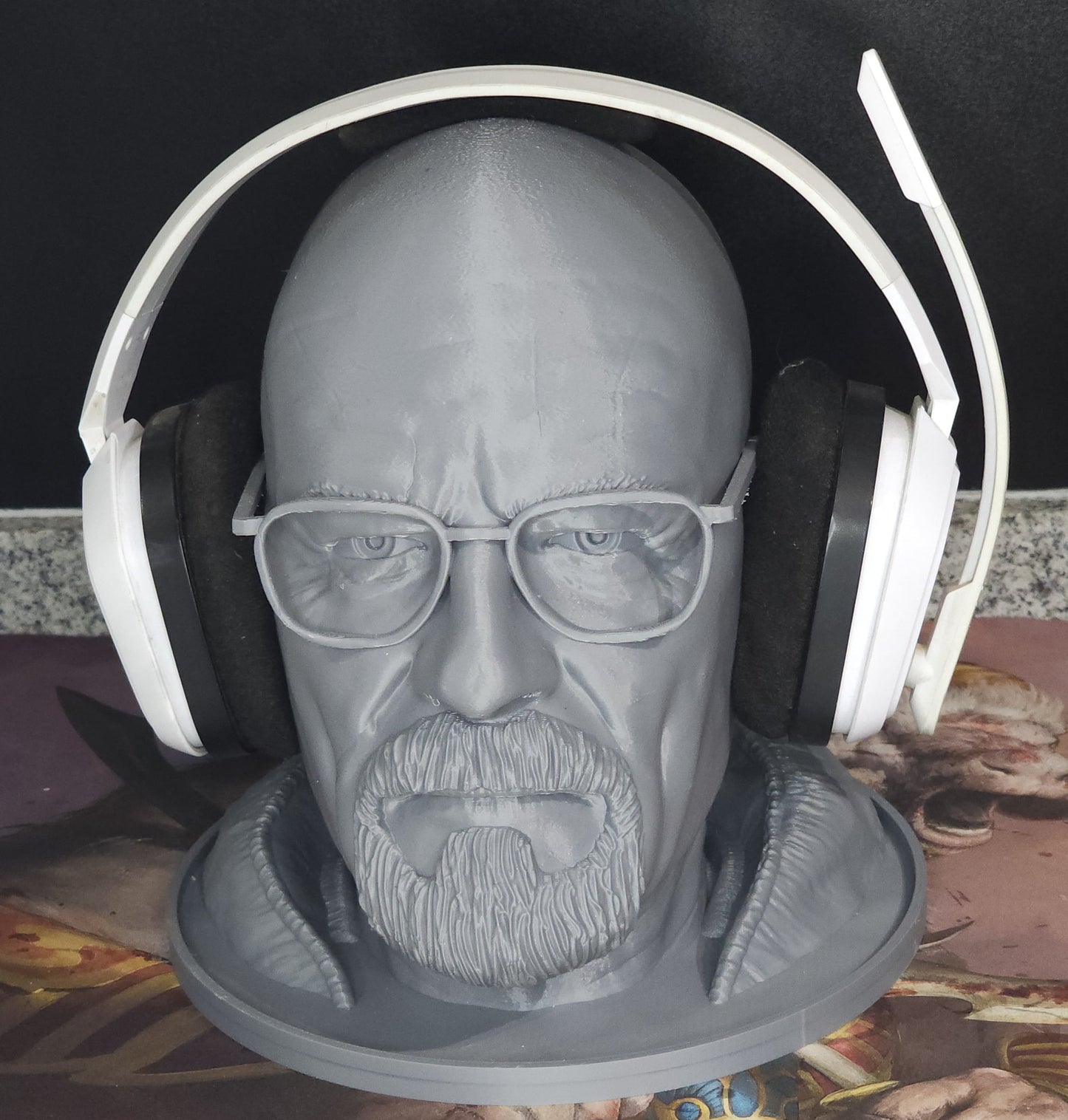 Soporte de audifonos de Walter White.