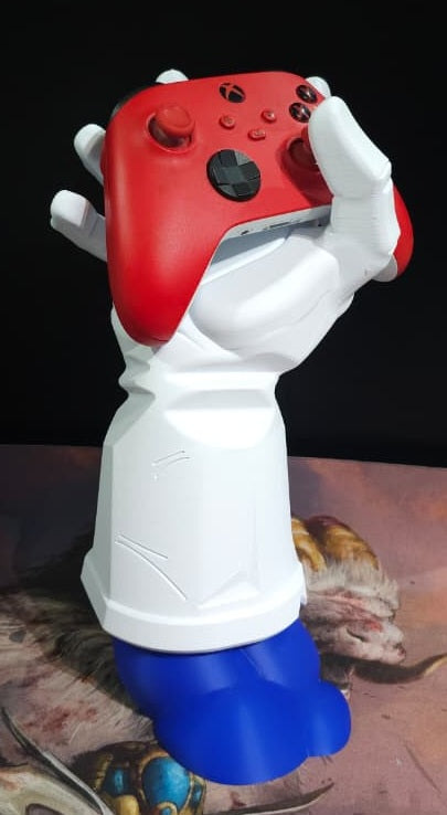 Soporte de Control Mano Vegeta – ¡El poder Saiyajin en tus manos!