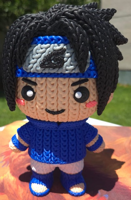 Figura Amigurumi Inspirada en Sasuke el joven Ninja Prodigio – Impresa en 3D
