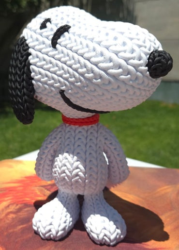 Figura Amigurumi Inspirada en Snoopy el perrito Soñador – Impresa en 3D